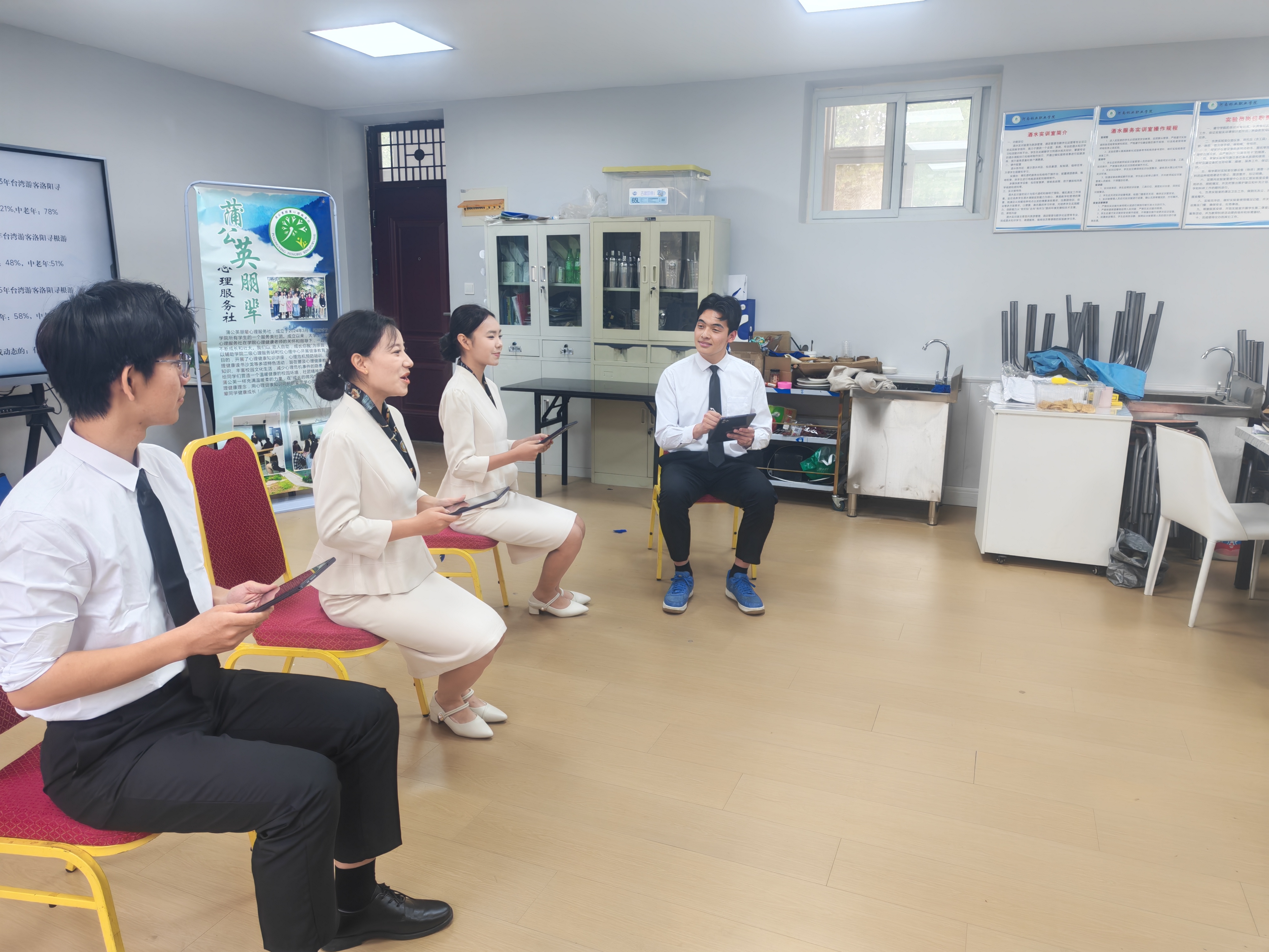 d3734beb74e8499aa9d88d7bafd673f7.jpg d3734beb74e8499aa9d88d7bafd673f7.jpg