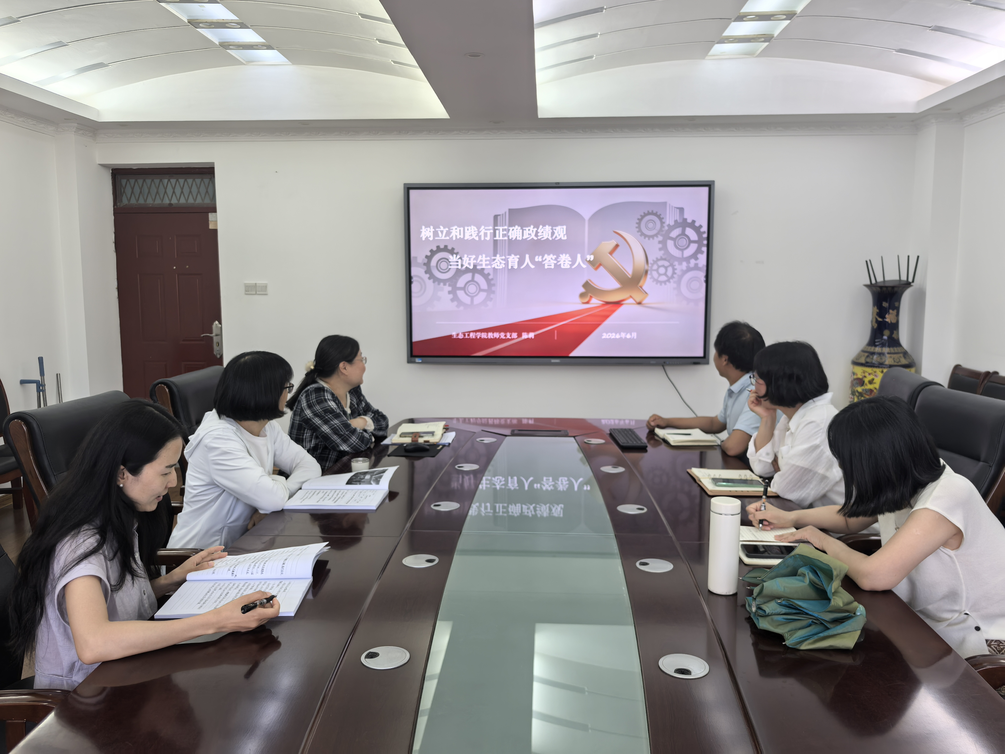 b854a3819dc2451eae3eebed293d9d32.jpg