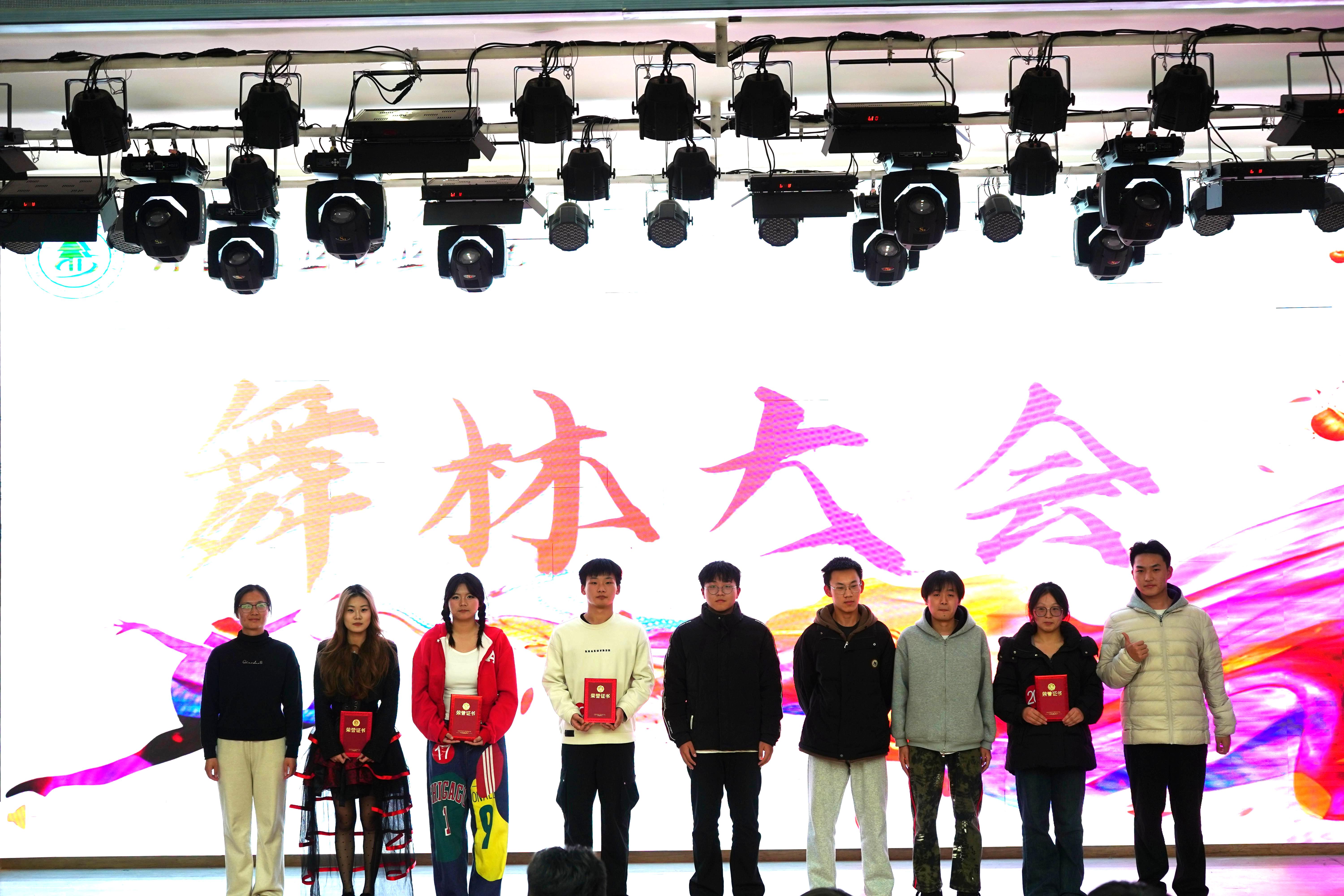 4a76bf2528d94ea8a2755c9acb1e2565.jpg 4a76bf2528d94ea8a2755c9acb1e2565.jpg