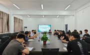 产业学院召开学生生活座谈会