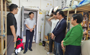 党委副书记王新建深入学生宿舍开展安全检查工作