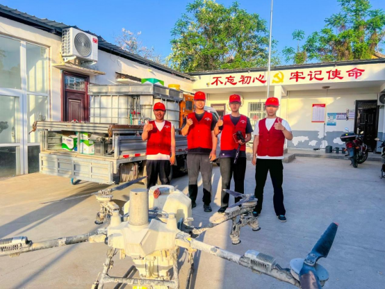我校无人机应用技术专业学生助力15万亩小麦飞防作业