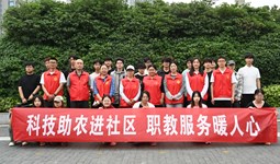 科技服务下乡 扮靓游园绿化