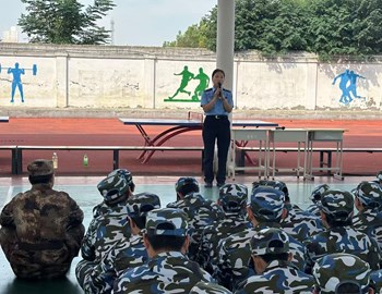反诈宣传进校园 安全守护伴成长 —— 中专部开展反诈及交通安全宣讲活动
